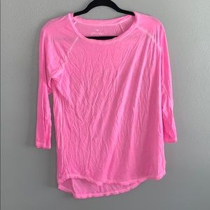 Cute quarter sleeve American eagle top
